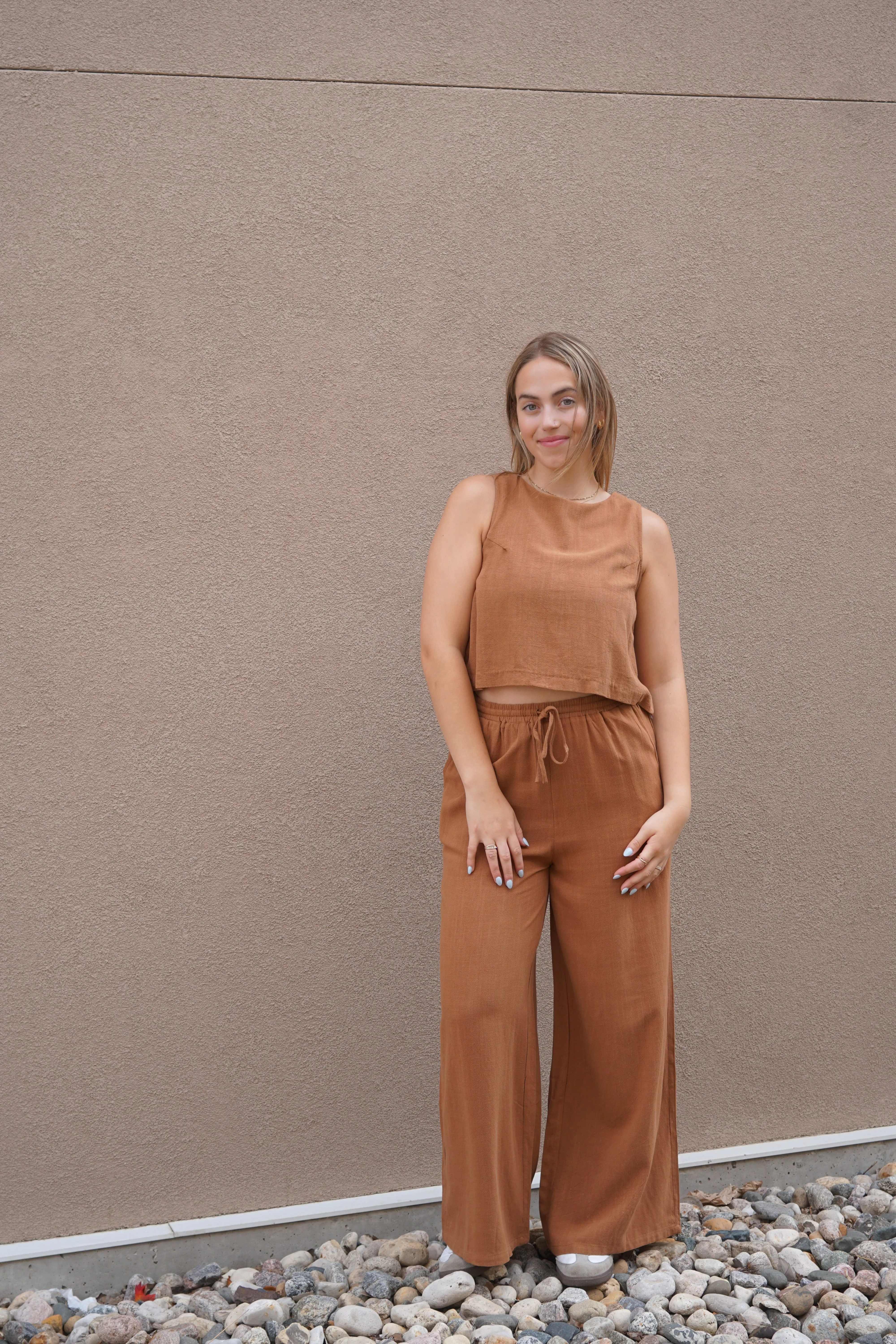 Sugarloaf Linen Pant- Sadie & Sage sold by Uforia Muse product image thumbnail 4