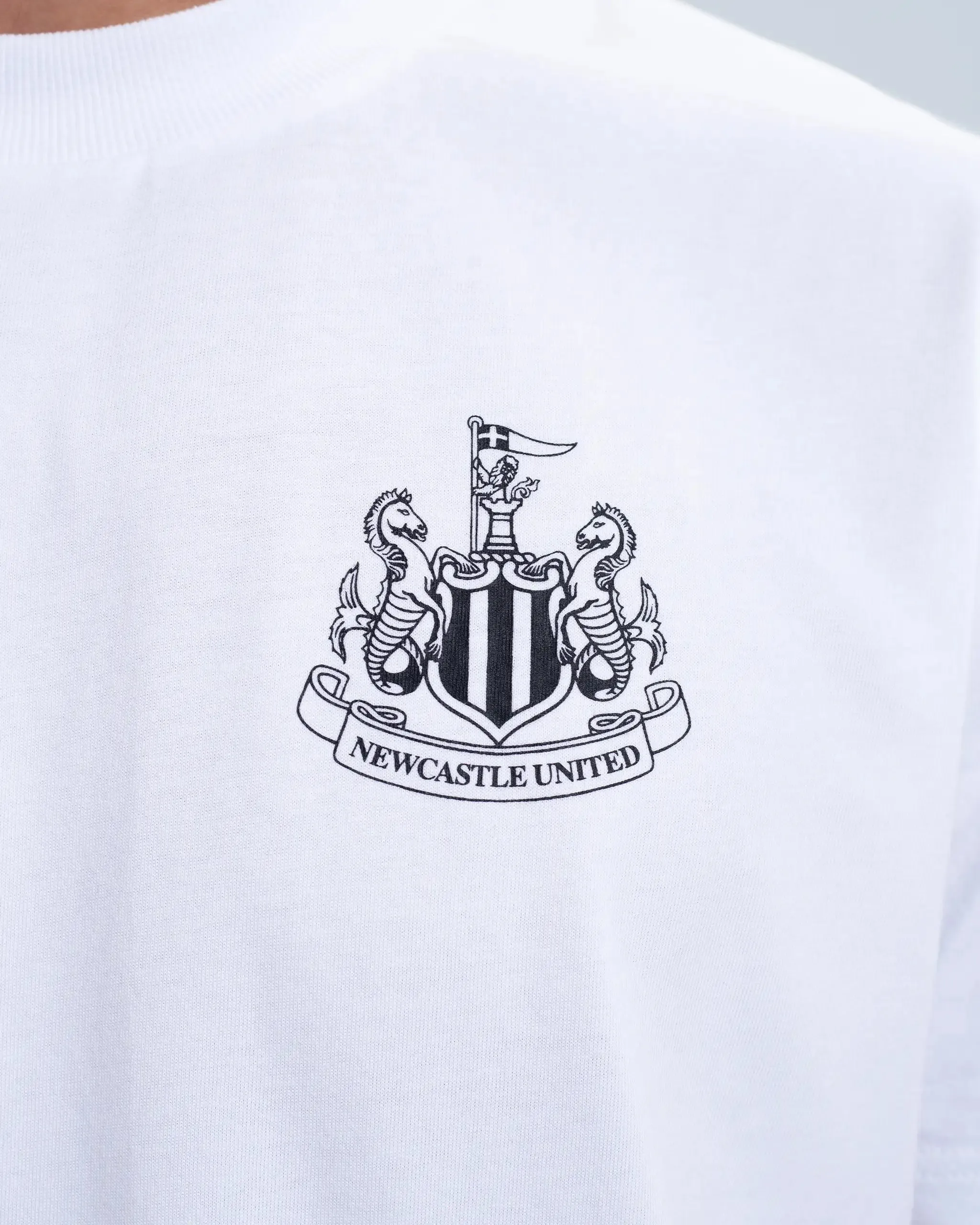 Newcastle United Men's Black and White Cuffed Pyjama Set sold by Newcastle United product image thumbnail 5