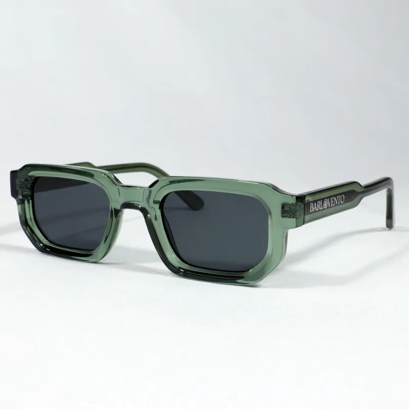 Portet · gafas de sol verdes llamativas con lentes negras UV400 made by Barlovento de Biar
