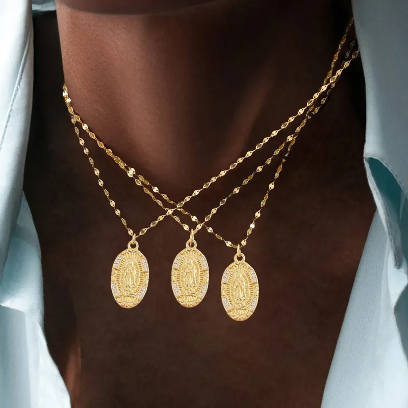 Collar Virelia · Collar cadena con abalorio de virgen sold by Barlovento de Biar