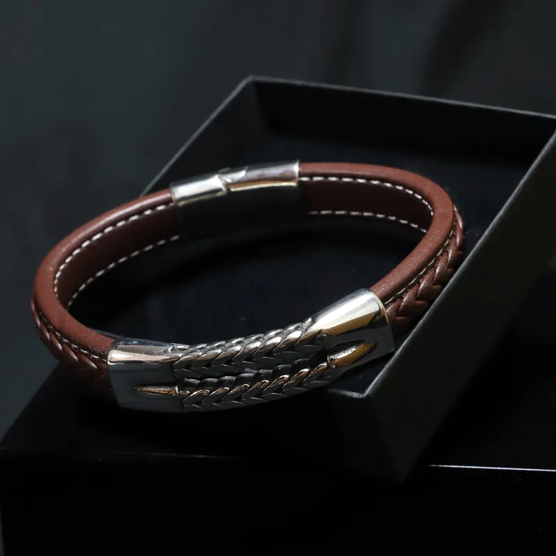 Pulsera Magalle · Pulsera de cuero marrón con cierre sold by Barlovento de Biar