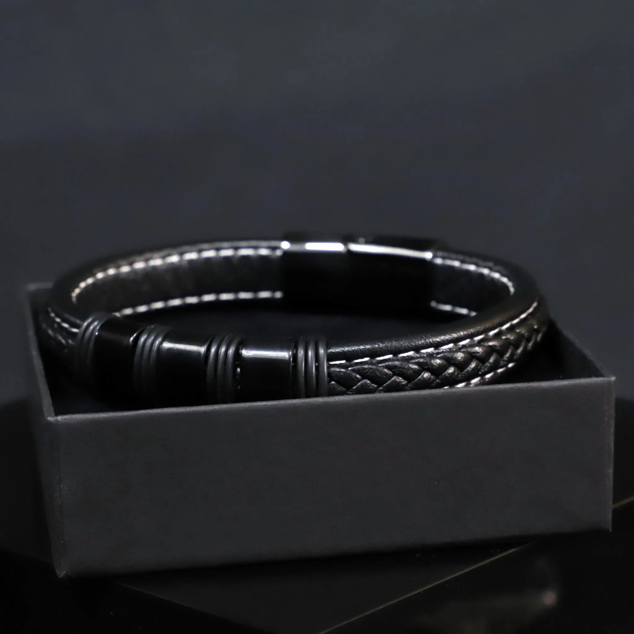 Pulsera Betel · Pulsera de cuero sold by Barlovento de Biar product image thumbnail 3