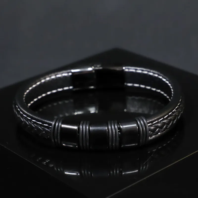 Pulsera Betel · Pulsera de cuero sold by Barlovento de Biar