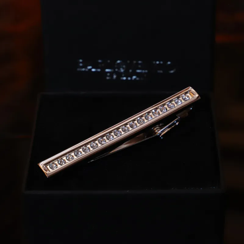 Cacatúa · pasador de corbata con diamantes simulados sold by Barlovento de Biar