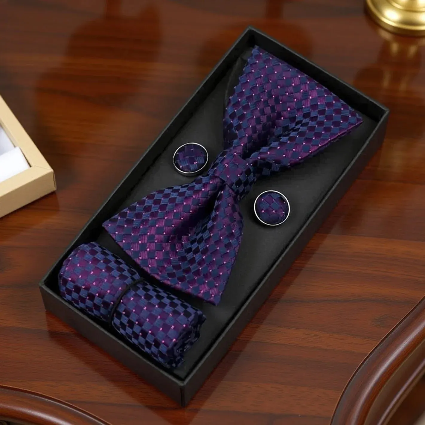 Menfis · conjunto de pajarita morada sold by Barlovento de Biar