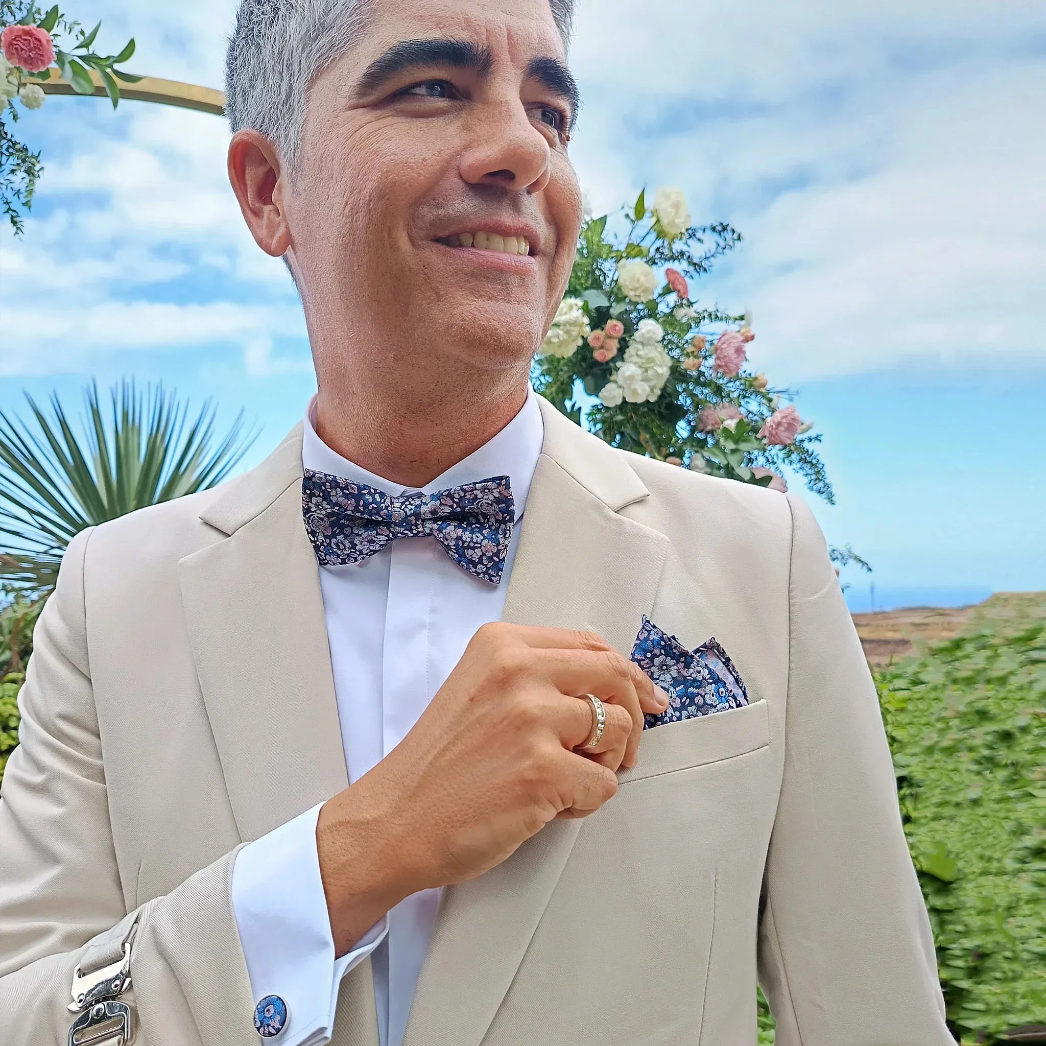 Los Ángeles · conjunto de pajarita azul Paisley sold by Barlovento de Biar product image thumbnail 2