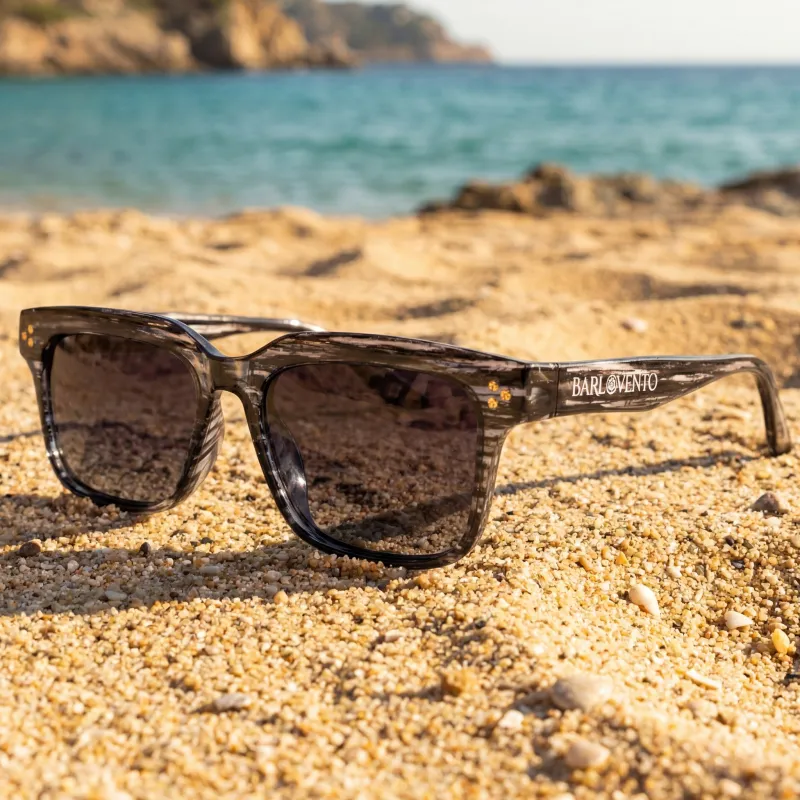 Saona · gafas de sol de color gris cristal con lentes grises made by Barlovento de Biar