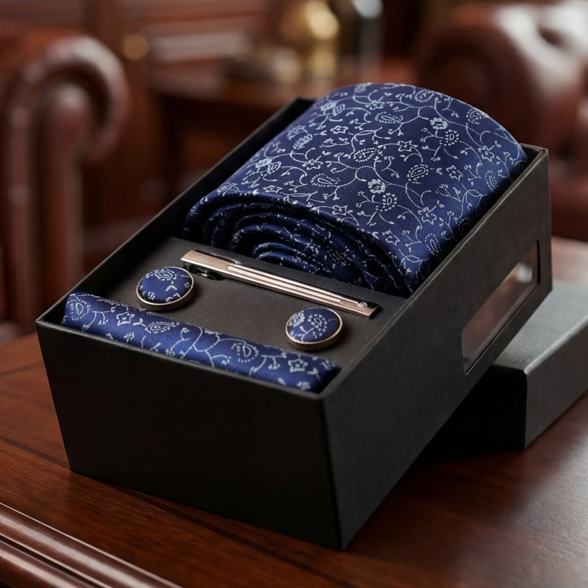 Gypsophilas · conjunto de corbata floral azul con pañuelo de bolsillo, gemelos y pasador de corbata sold by Barlovento de Biar