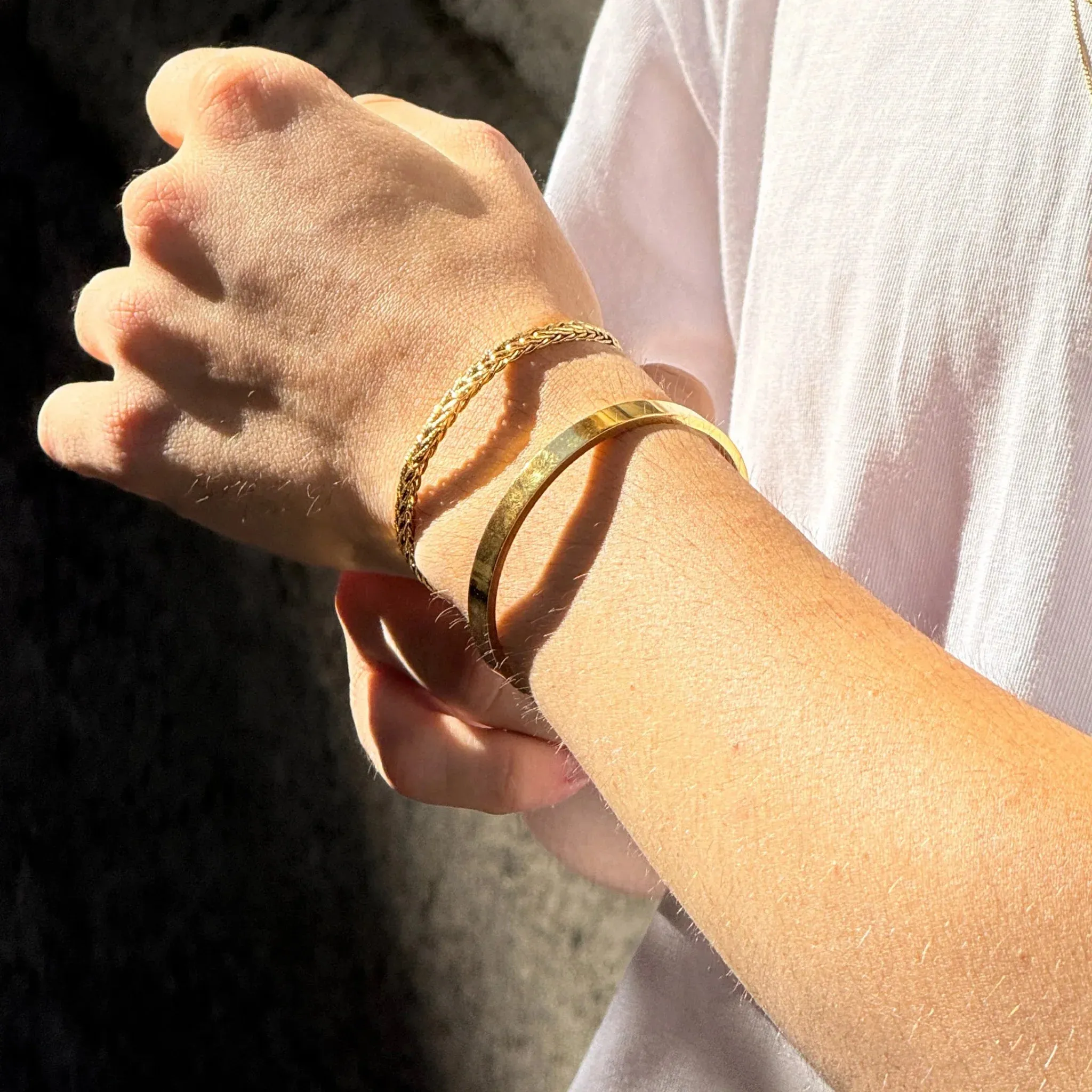 Pulsera Thalassa · Pulsera cadena rígida, chapada en oro sold by Barlovento de Biar product image thumbnail 2