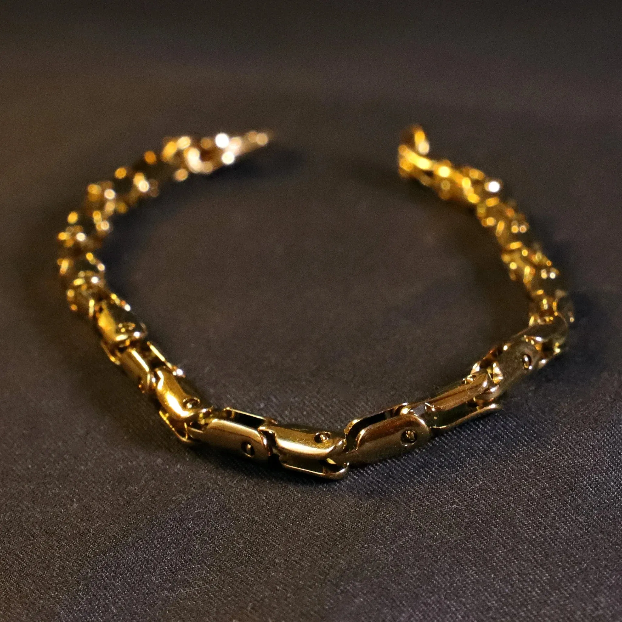 Pulsera Alcoris Oro · Pulsera de eslabones chapada en oro 18k sold by Barlovento de Biar product image thumbnail 2