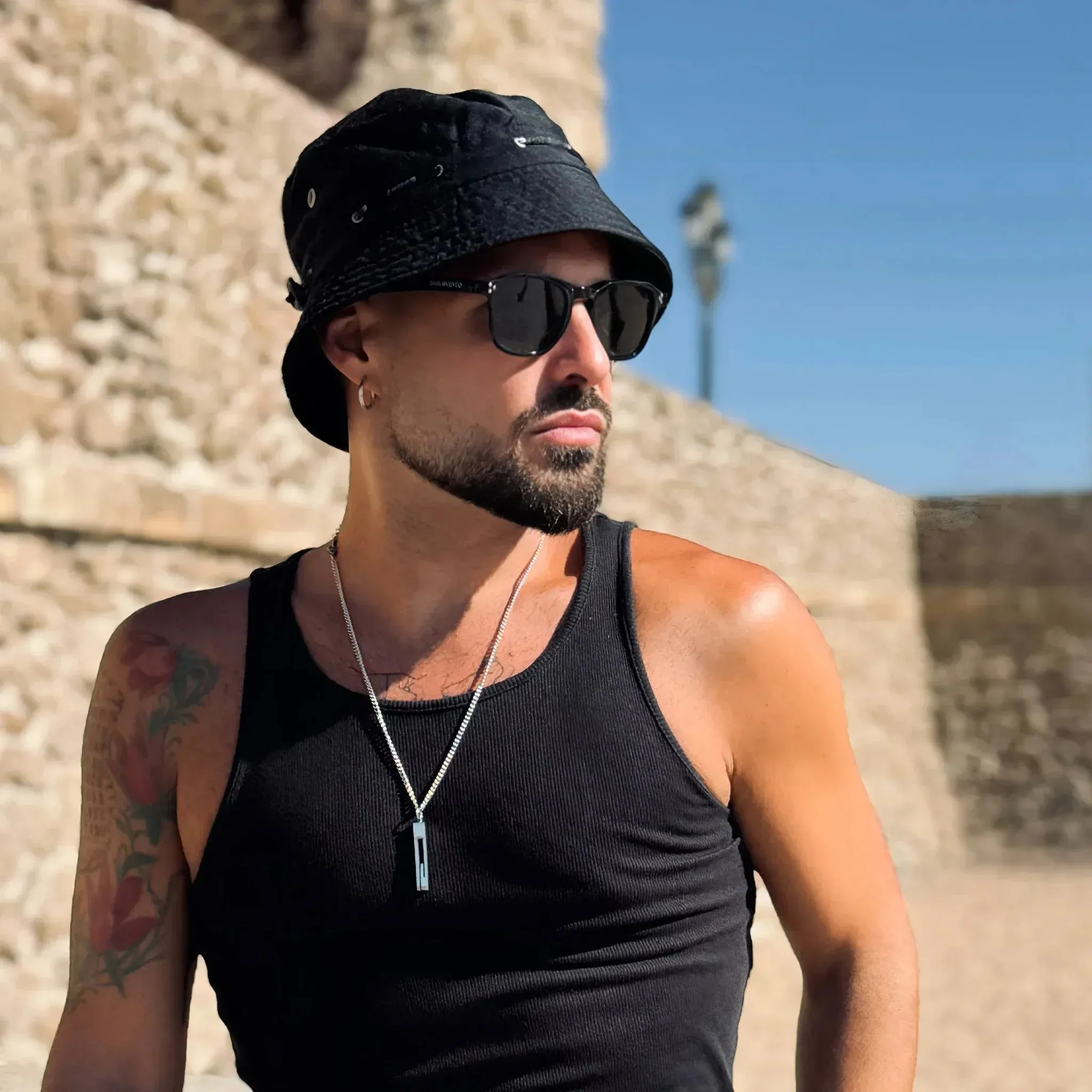 Patacona · gafas de sol redondas negras sold by Barlovento de Biar product image thumbnail 2