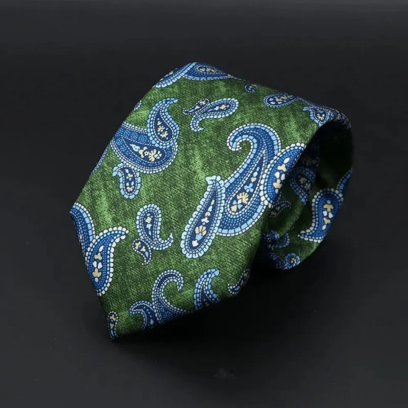 Limoges · corbata con estampado paisley verde made by Barlovento de Biar