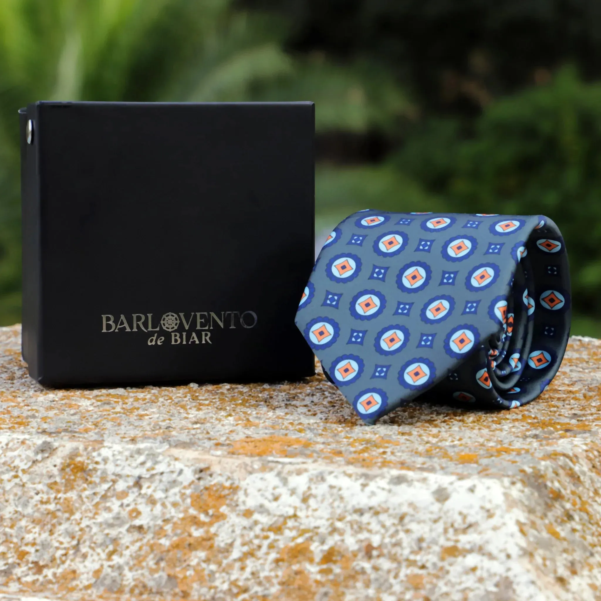 Taggia · corbata geométrica verde estilo italiano sold by Barlovento de Biar product image thumbnail 3