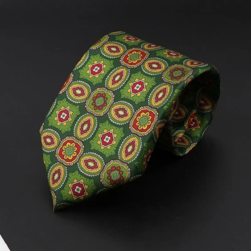 Ravena · corbata estampada verde con medallones ornamentales made by Barlovento de Biar