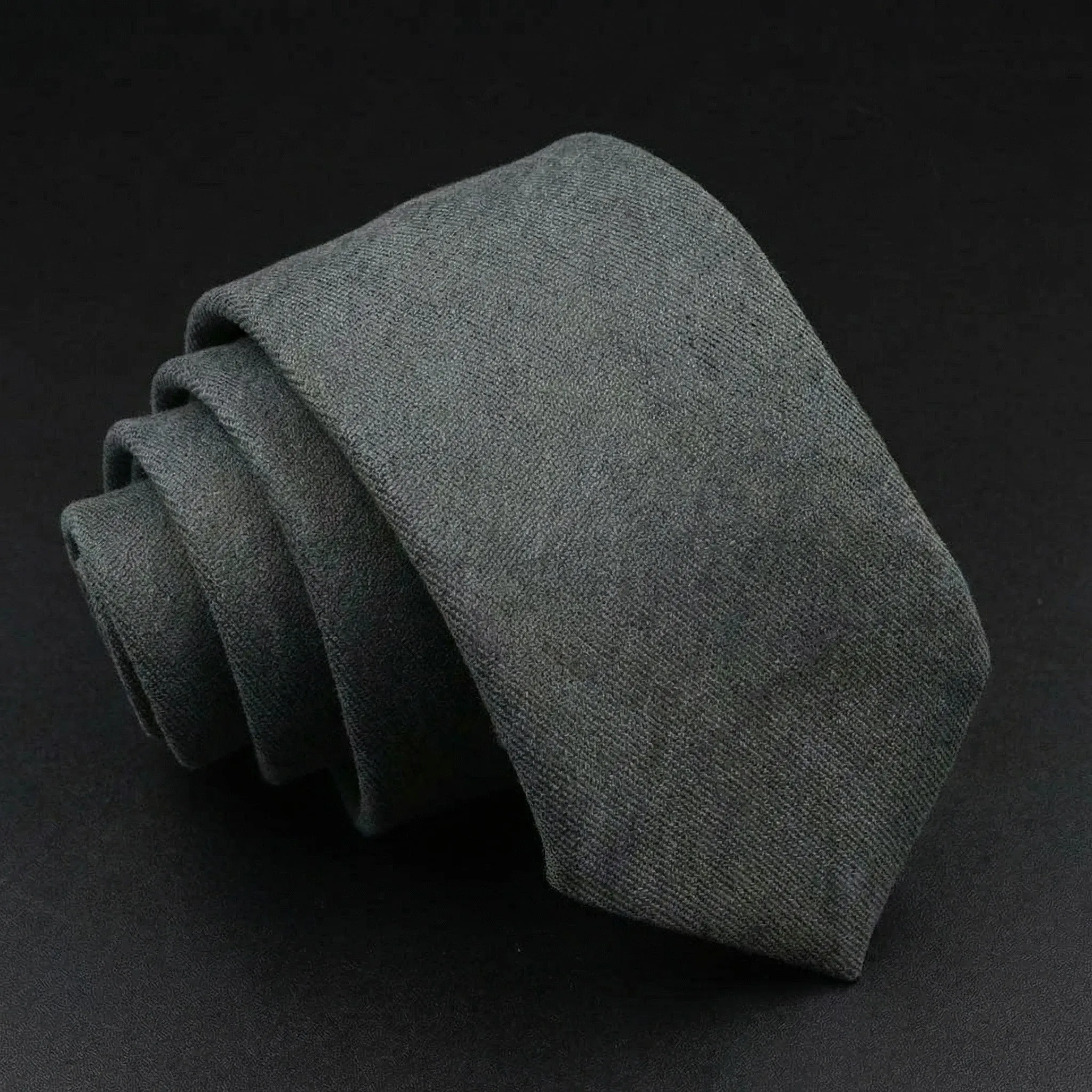 Atacama · corbata gris oscuro suave sold by Barlovento de Biar