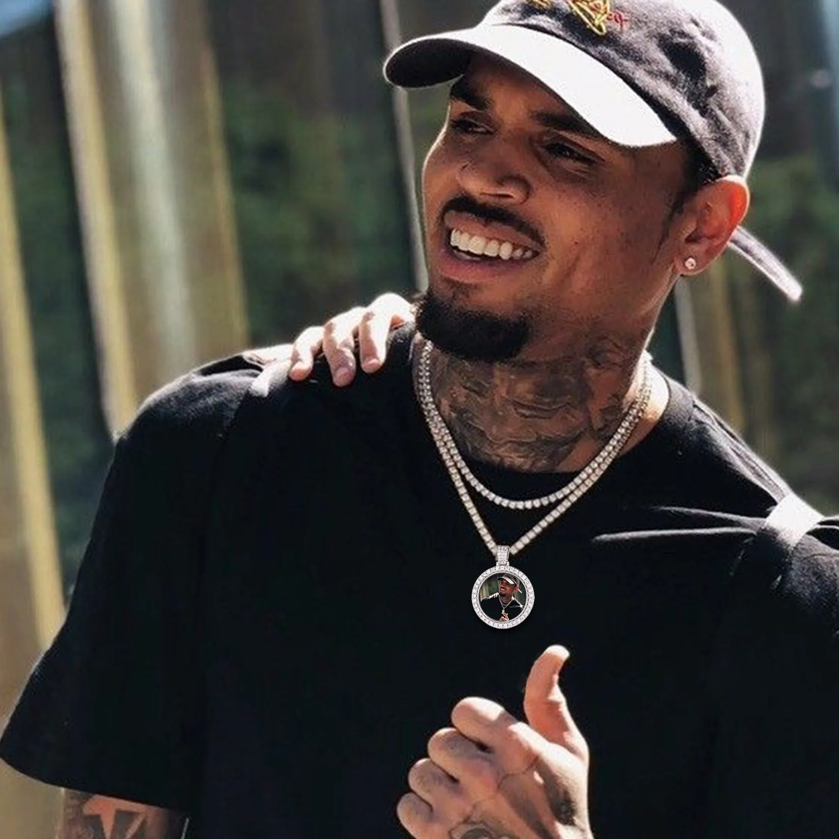 Customized Cubic Zircon Picture Circle Necklace Photo Pendant for Men sold by FaithHeart product image thumbnail 2