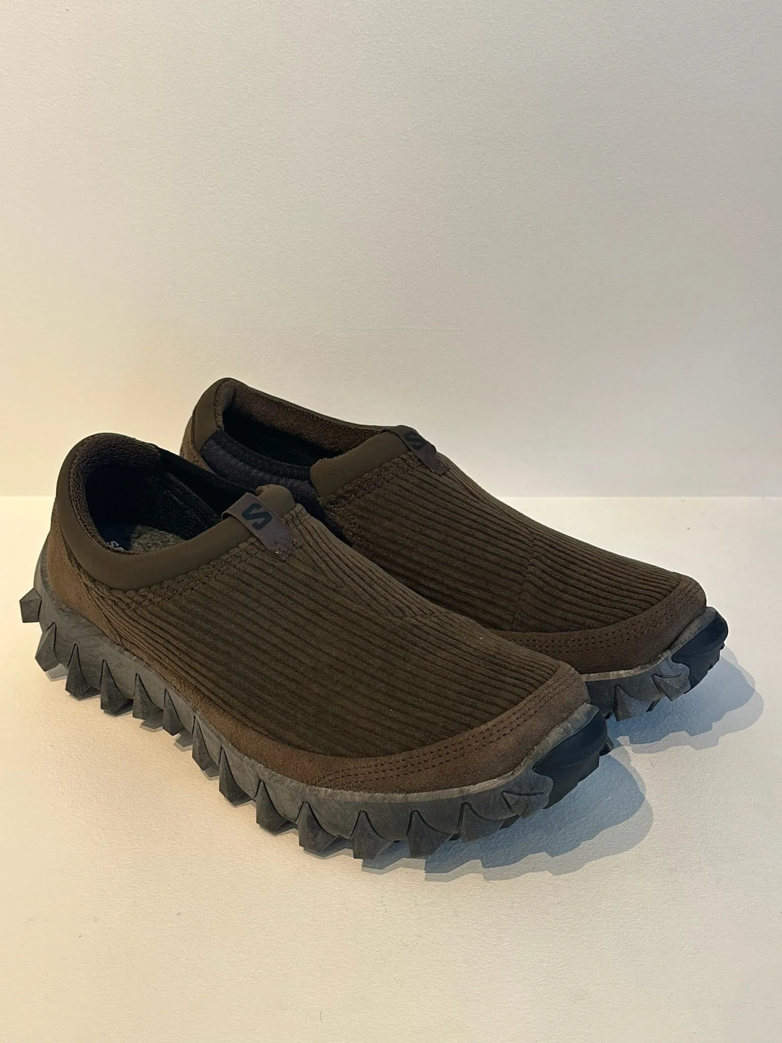 Salomon Snow Clog Corduroy sold by Ven. Space product image thumbnail 2