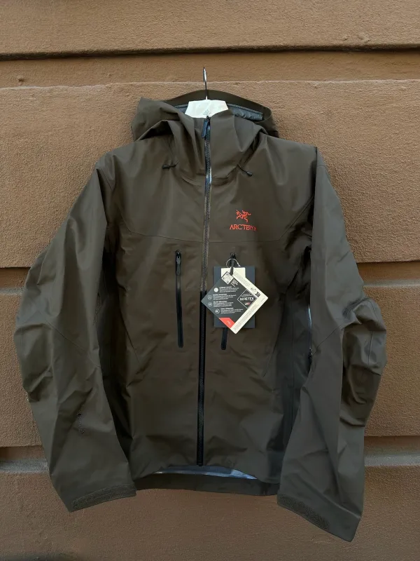 Arc'teryx Alpha SV Jacket sold by Ven. Space