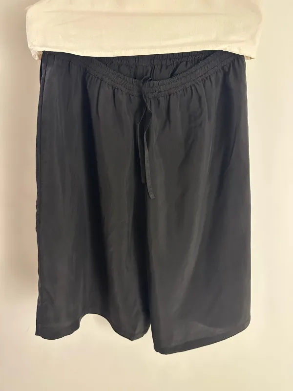 Gabriela Coll No. 259 Cupro Short Trousers sold by Ven. Space