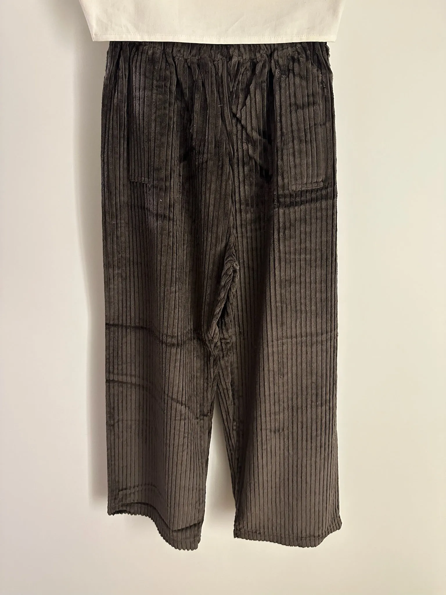 Gabriela Coll No. 287 Corduroy Flap Pocket Trousers sold by Ven. Space