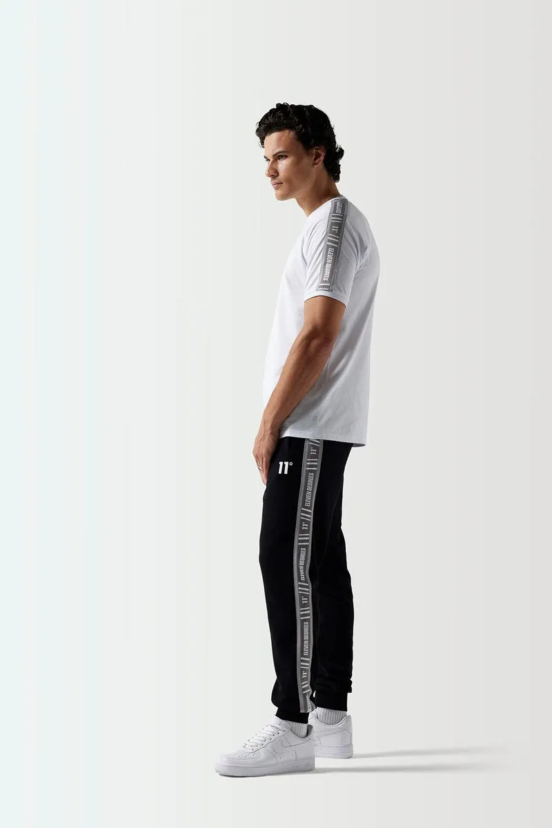 Joggers y Cinta Retro Corte Entallado - Negro sold by Eleven degrees product image thumbnail 2