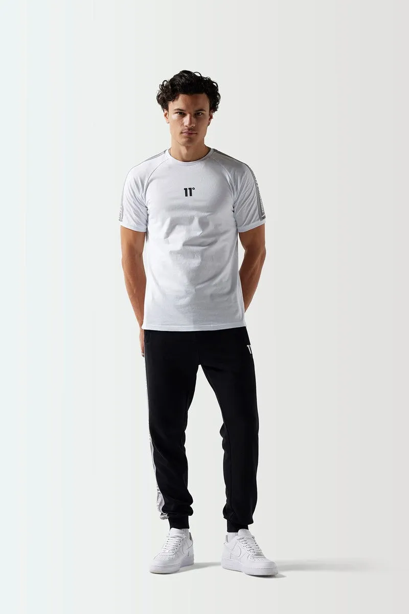 Joggers y Cinta Retro Corte Entallado - Negro sold by Eleven degrees