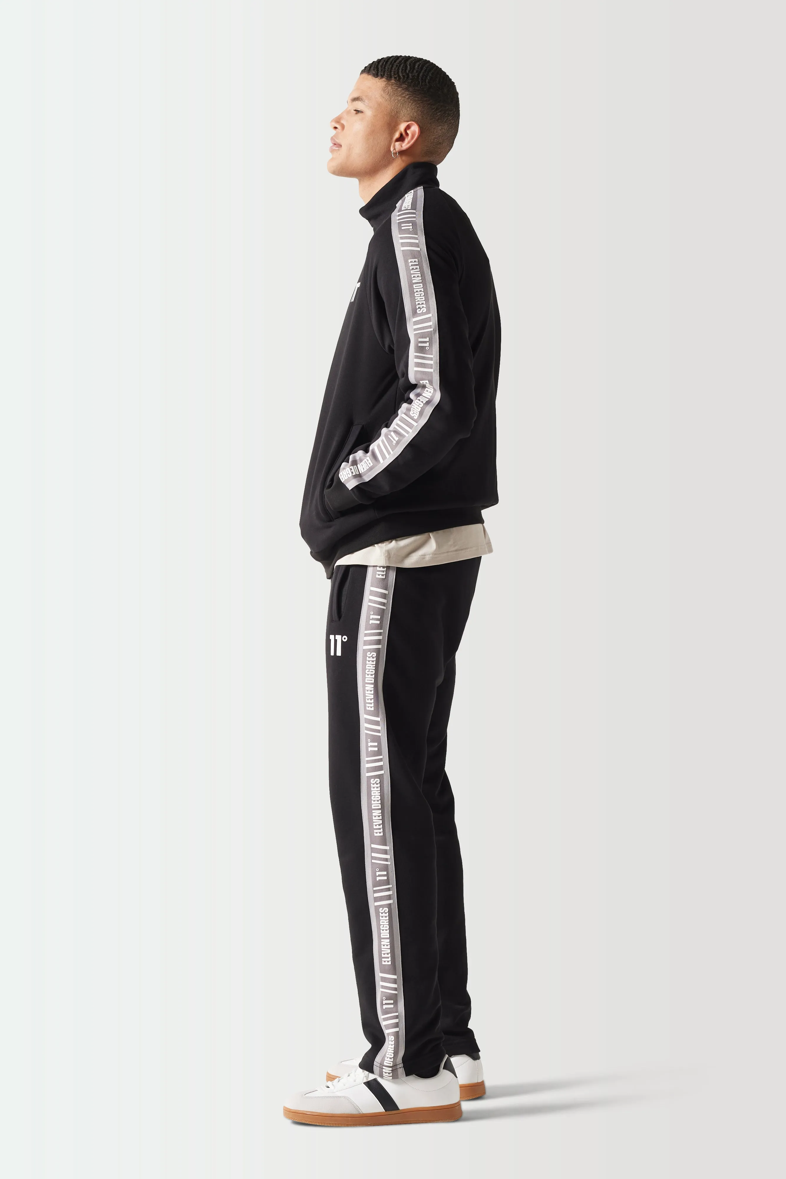 Sudadera Retro Con Cremallera Completa - Negra sold by Eleven degrees product image thumbnail 2