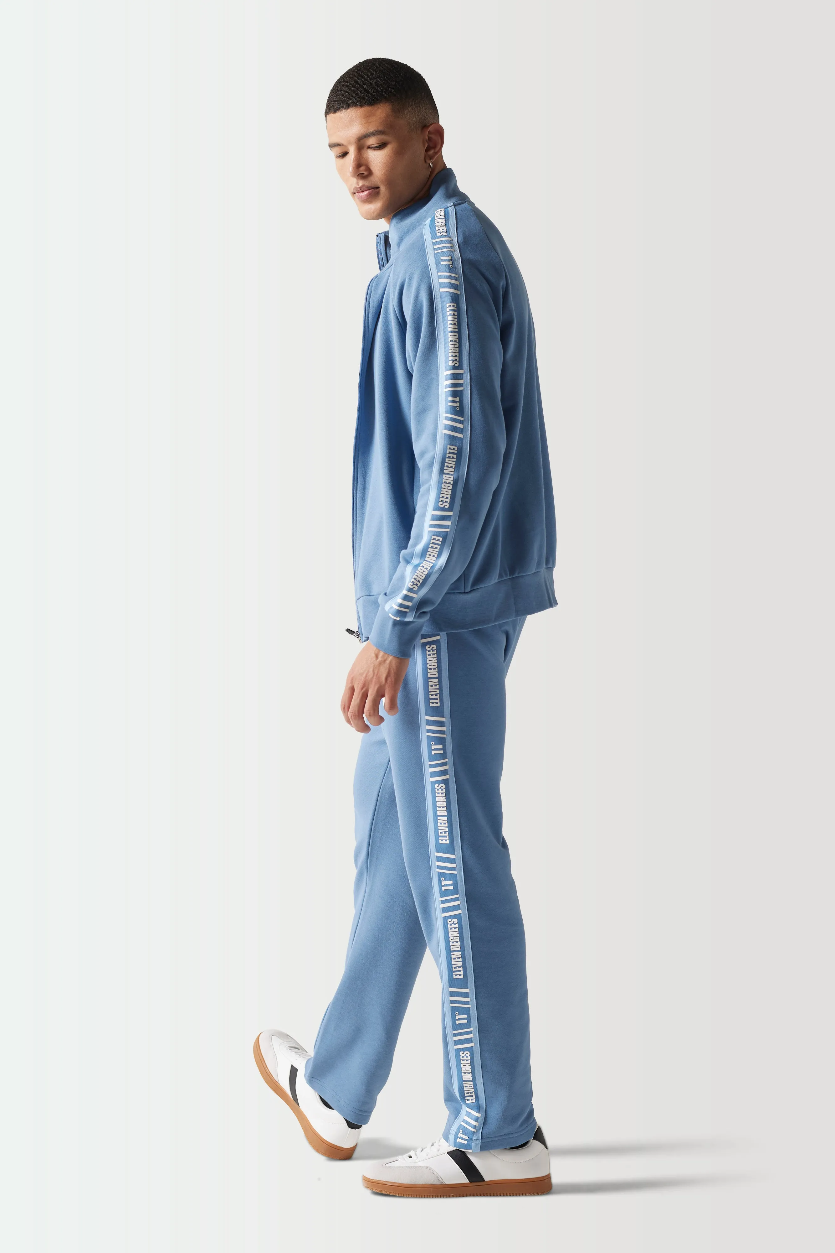 Sudadera Retro Con Cremallera Completa - Azul Elemental sold by Eleven degrees product image thumbnail 2