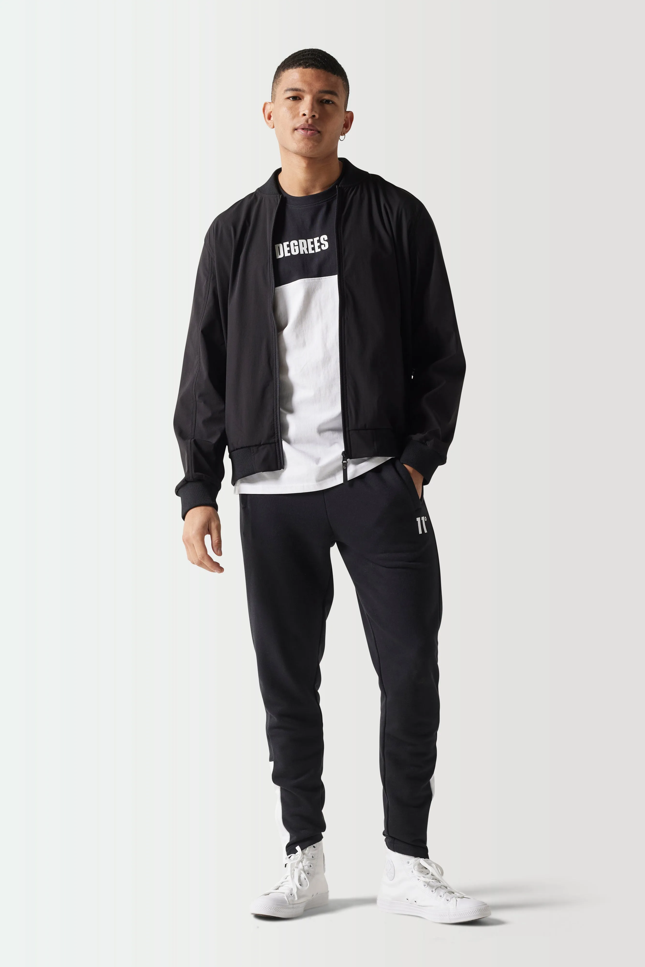 Camiseta Bloque De Color - Negra / Blanca sold by Eleven degrees product image thumbnail 5