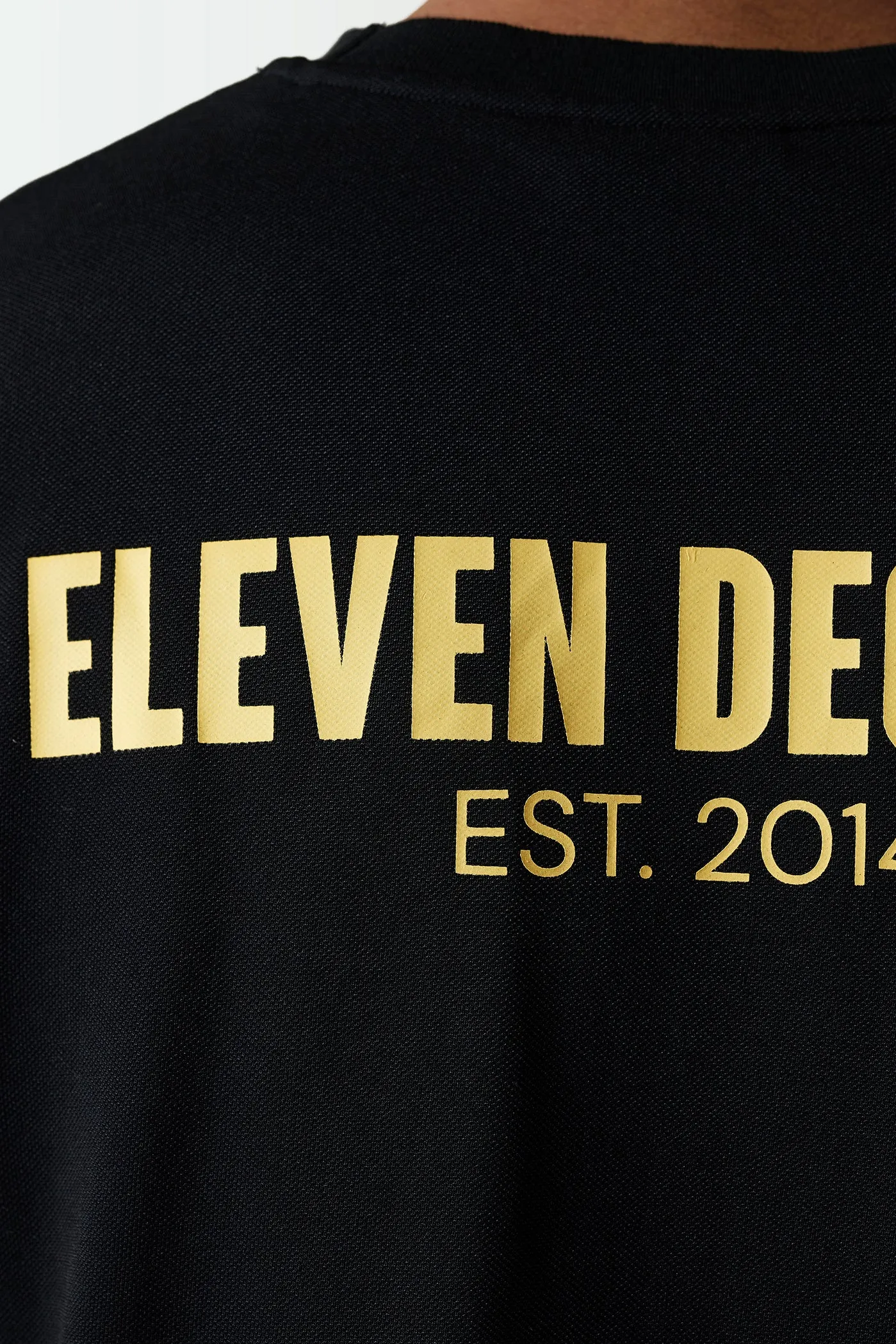 Camiseta Piqué - Negra sold by Eleven degrees product image thumbnail 5