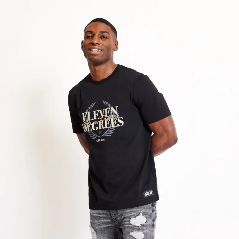Camiseta Gráfica Crest - Negra sold by Eleven degrees