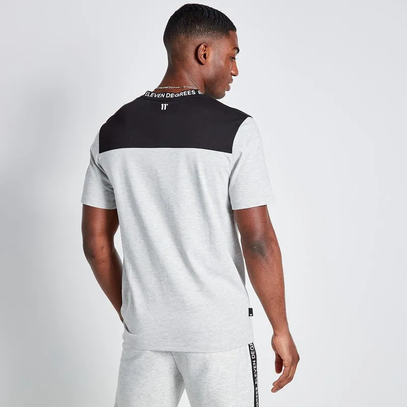 Camiseta Bloque De Impresión De Texto- Marga Gris / Negra sold by Eleven degrees product image thumbnail 3