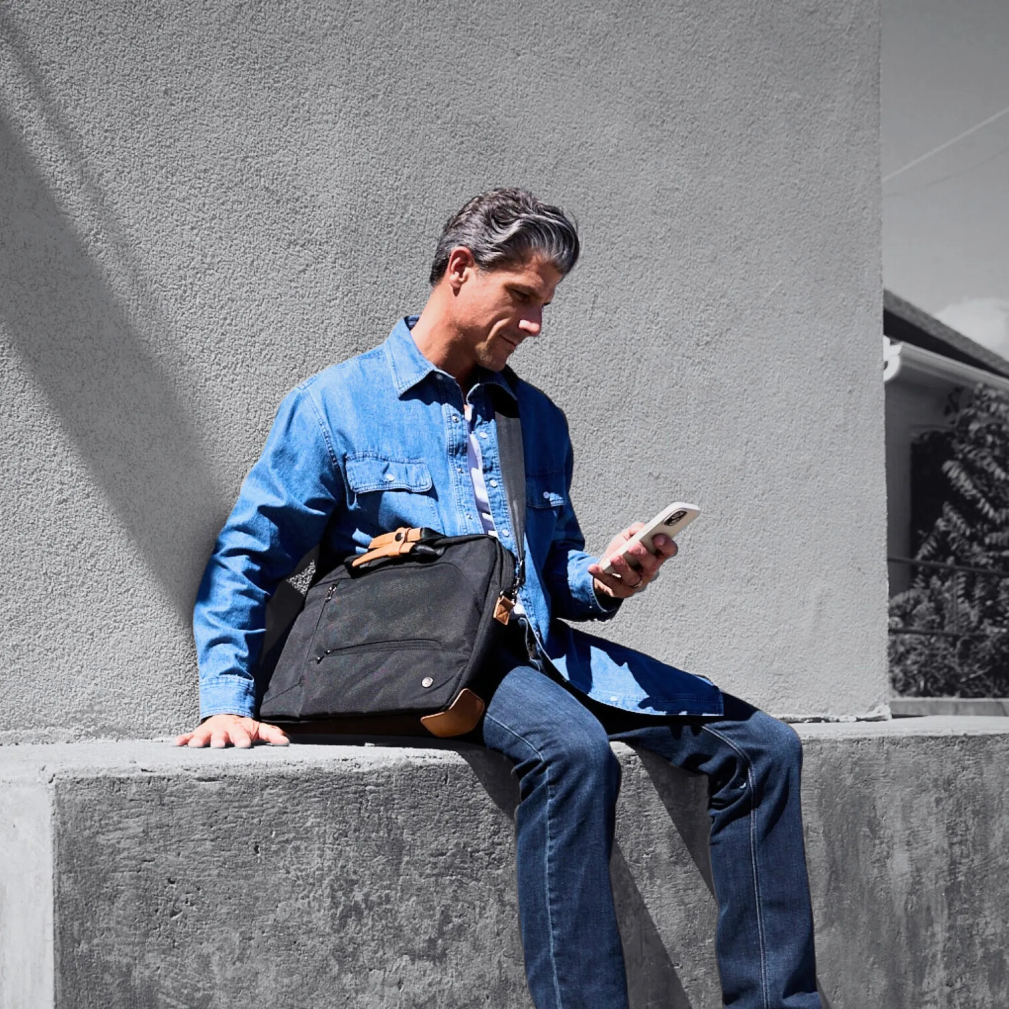 PKG Annex 10L District Messenger bag sold by PKG product image thumbnail 4