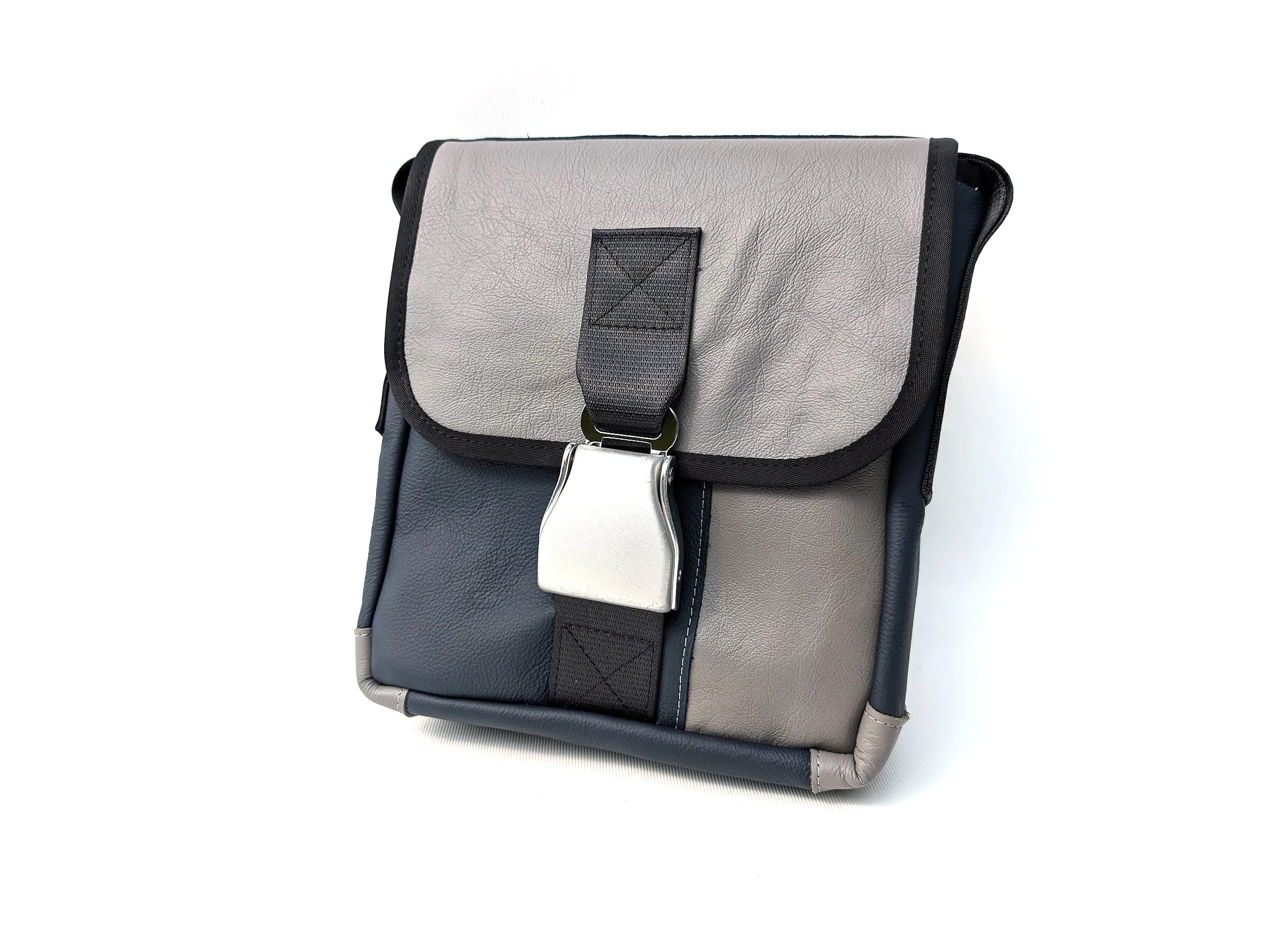 Mariclaro Mini Messenger Bag - First Air sold by Mariclaro product image thumbnail 3