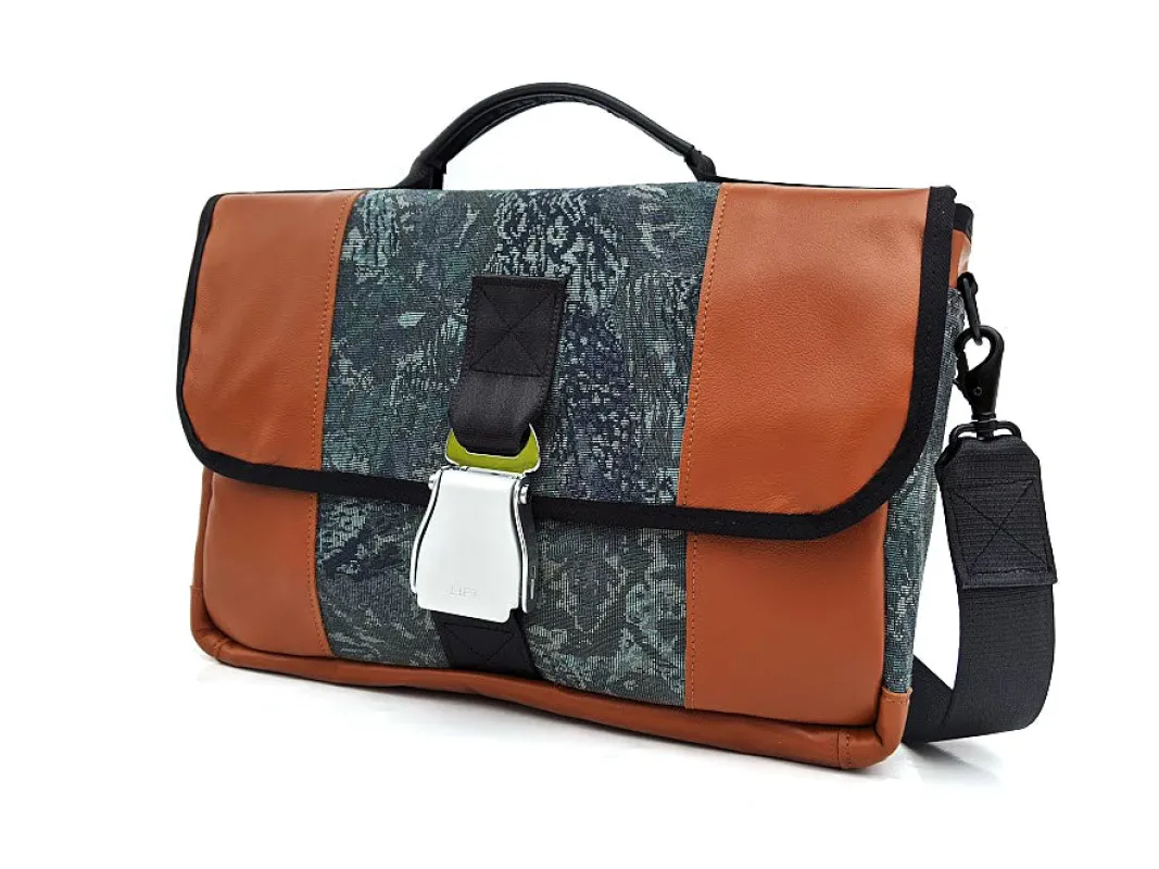 Mariclaro YYZ Laptop Bag - Vintage Forest Green Air Canada Material made by Mariclaro