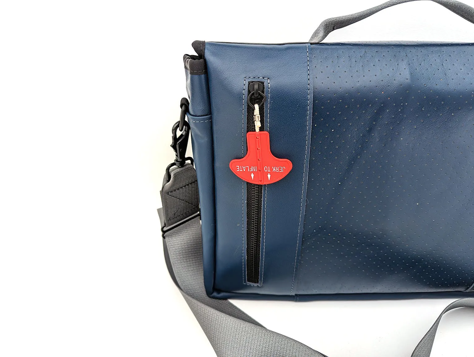 Mariclaro YYZ Laptop Bag - Air Canada Airbus 319-100 sold by Mariclaro product image thumbnail 4