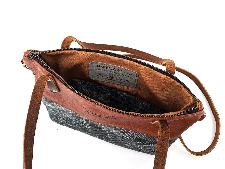 Mariclaro VIE Purse - Vintage Air Canada Material sold by Mariclaro product image thumbnail 5