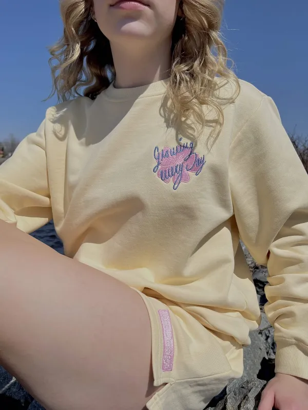 Crewneck Sun's Out made by LIX DESIGN