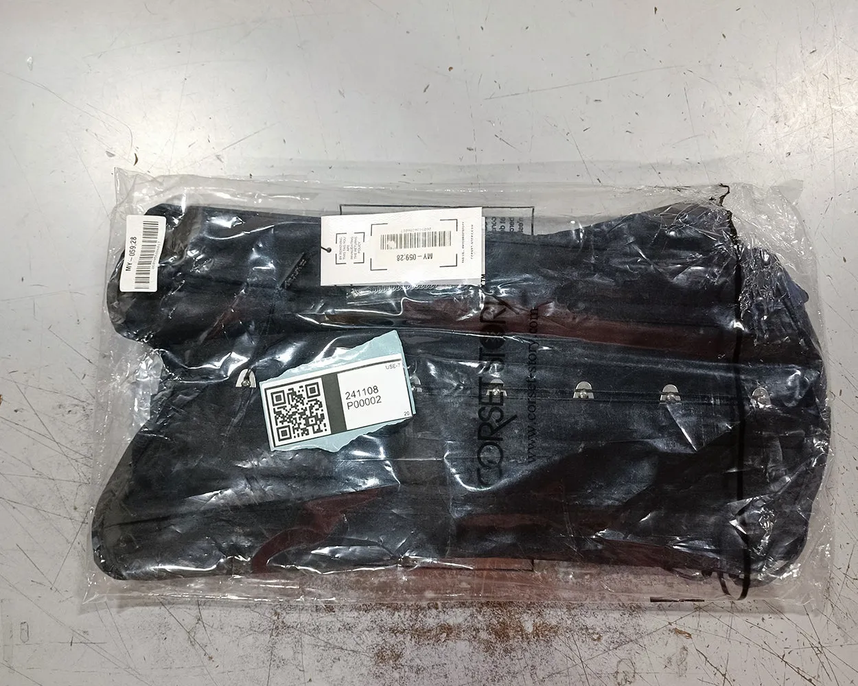 1 x Corset Returns - US145647-R (28") sold by Corset Story product image thumbnail 3