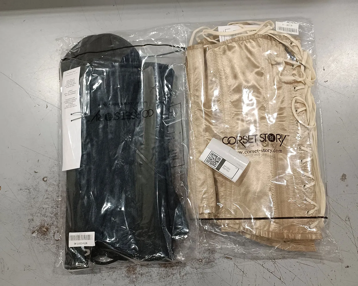 2 x Corset Returns - US146028-R (38"/40") sold by Corset Story product image thumbnail 3