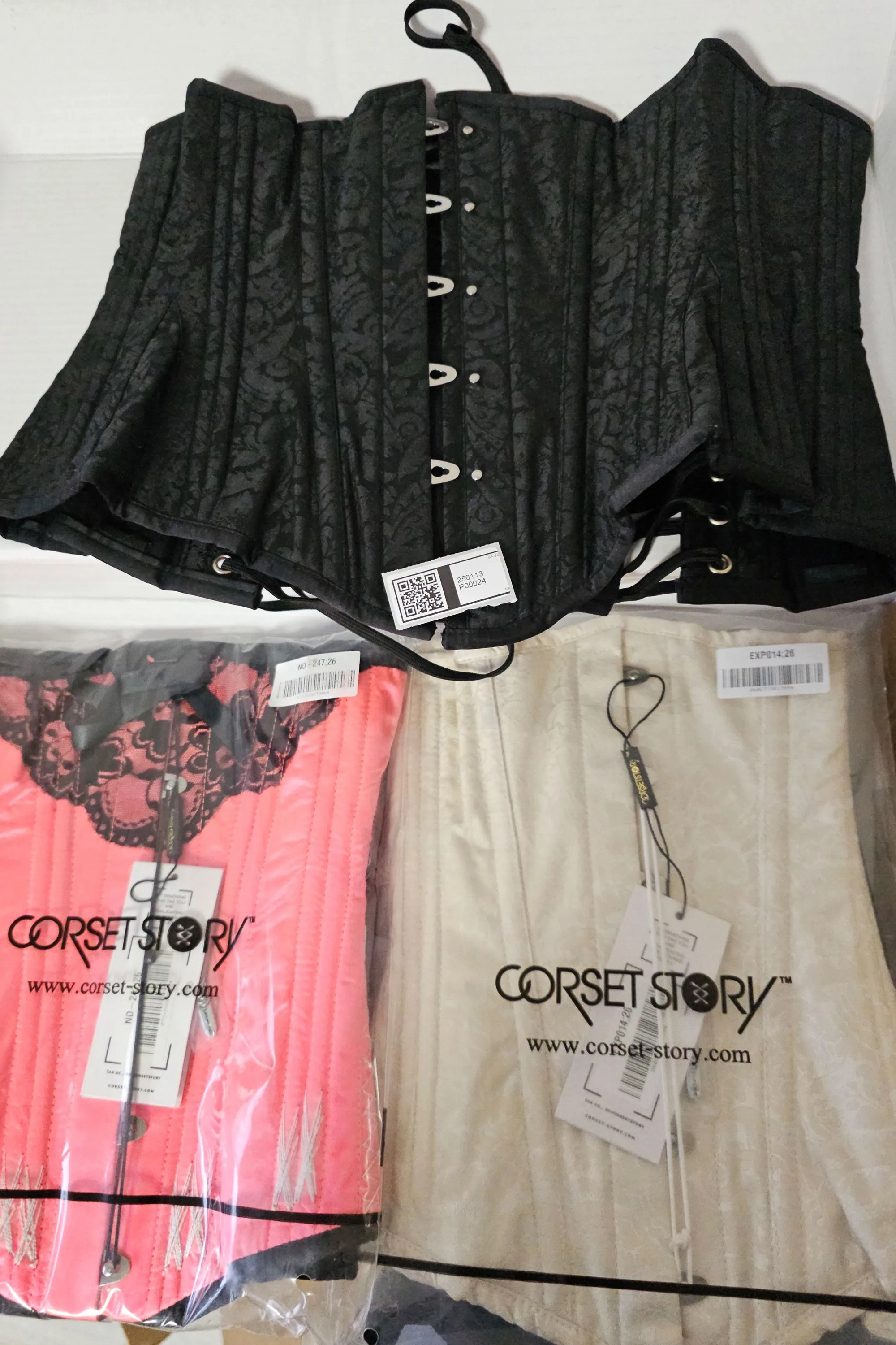 3 x Corset Returns - US146790-R (26") sold by Corset Story product image thumbnail 4