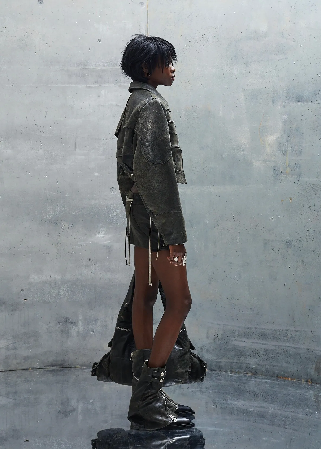 SNAKE ZIP USED LEATHER GREEN SKIRT sold by NO/FAITH STUDIOS product image thumbnail 3