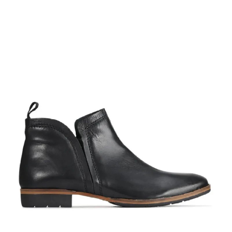 Eos Gaid Black sold by Bayside Shoe Warehouse