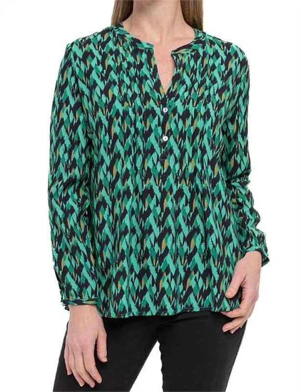 Jump Herringbone Geo Top sold by Bayside Shoe Warehouse
