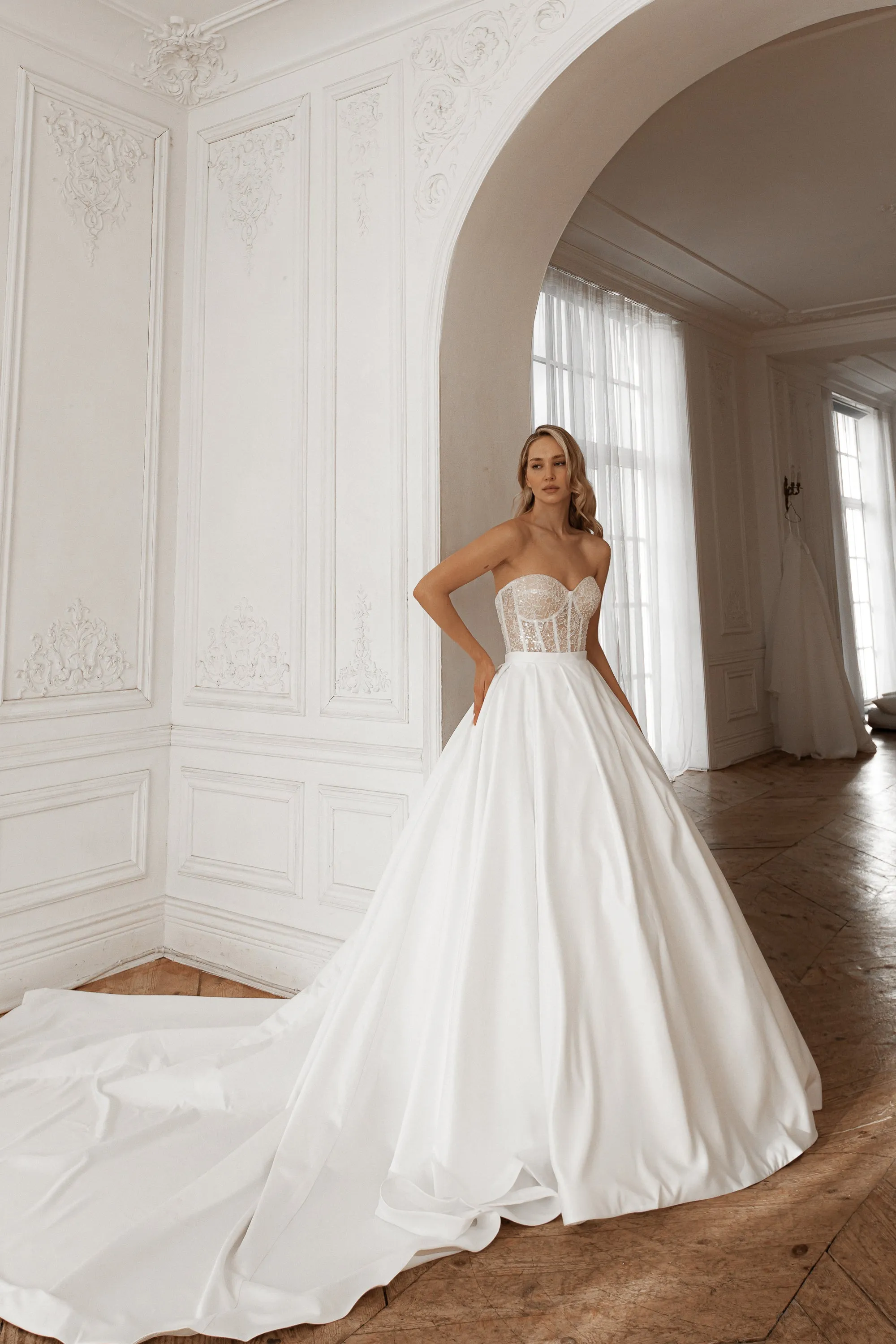 2 in 1 Short Wedding Dress Shiori with Detachable Protea Skirt sold by Olivia Bottega product image thumbnail 4