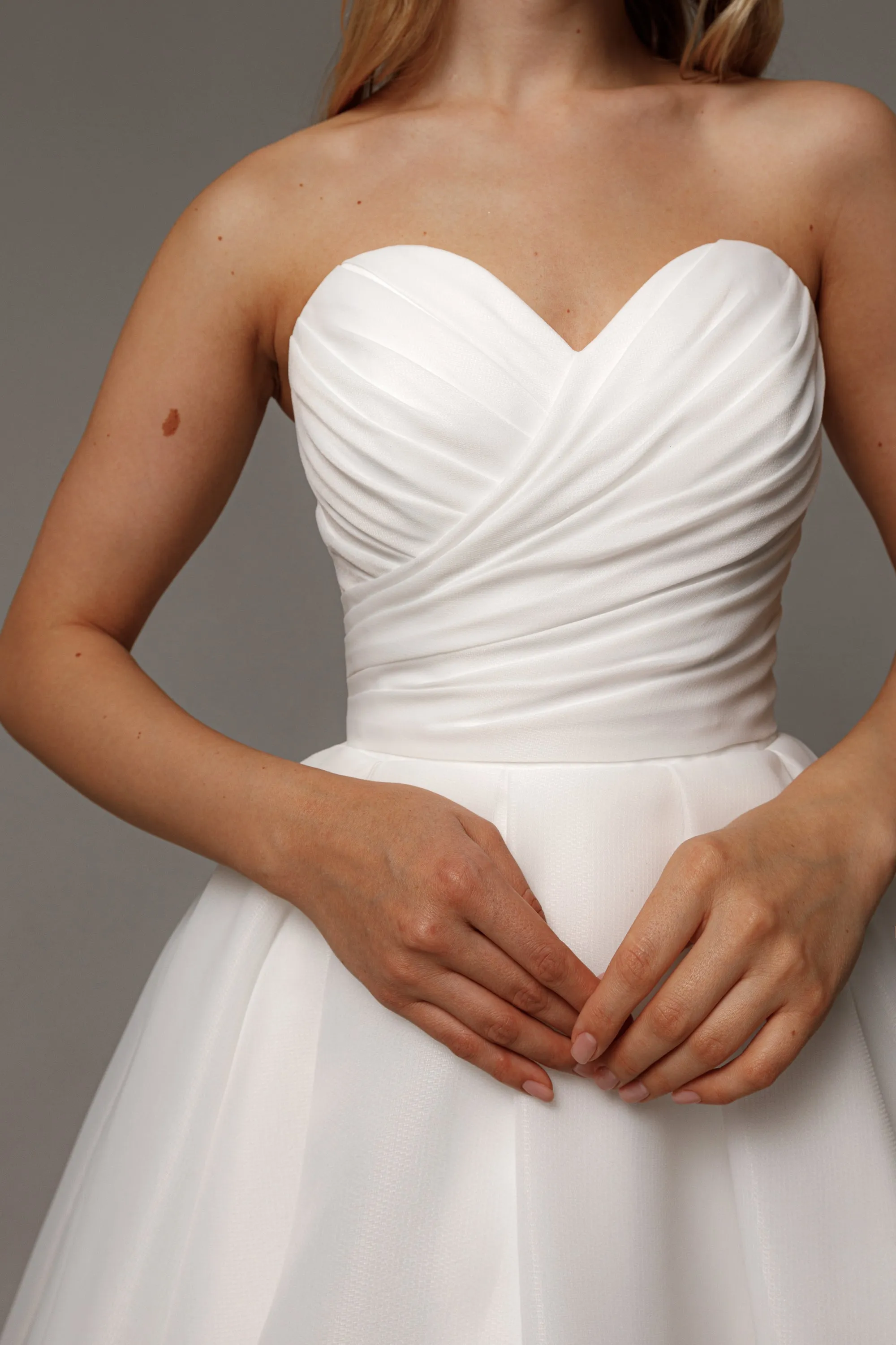Organza Midi Wedding Dress Lamia sold by Olivia Bottega product image thumbnail 2