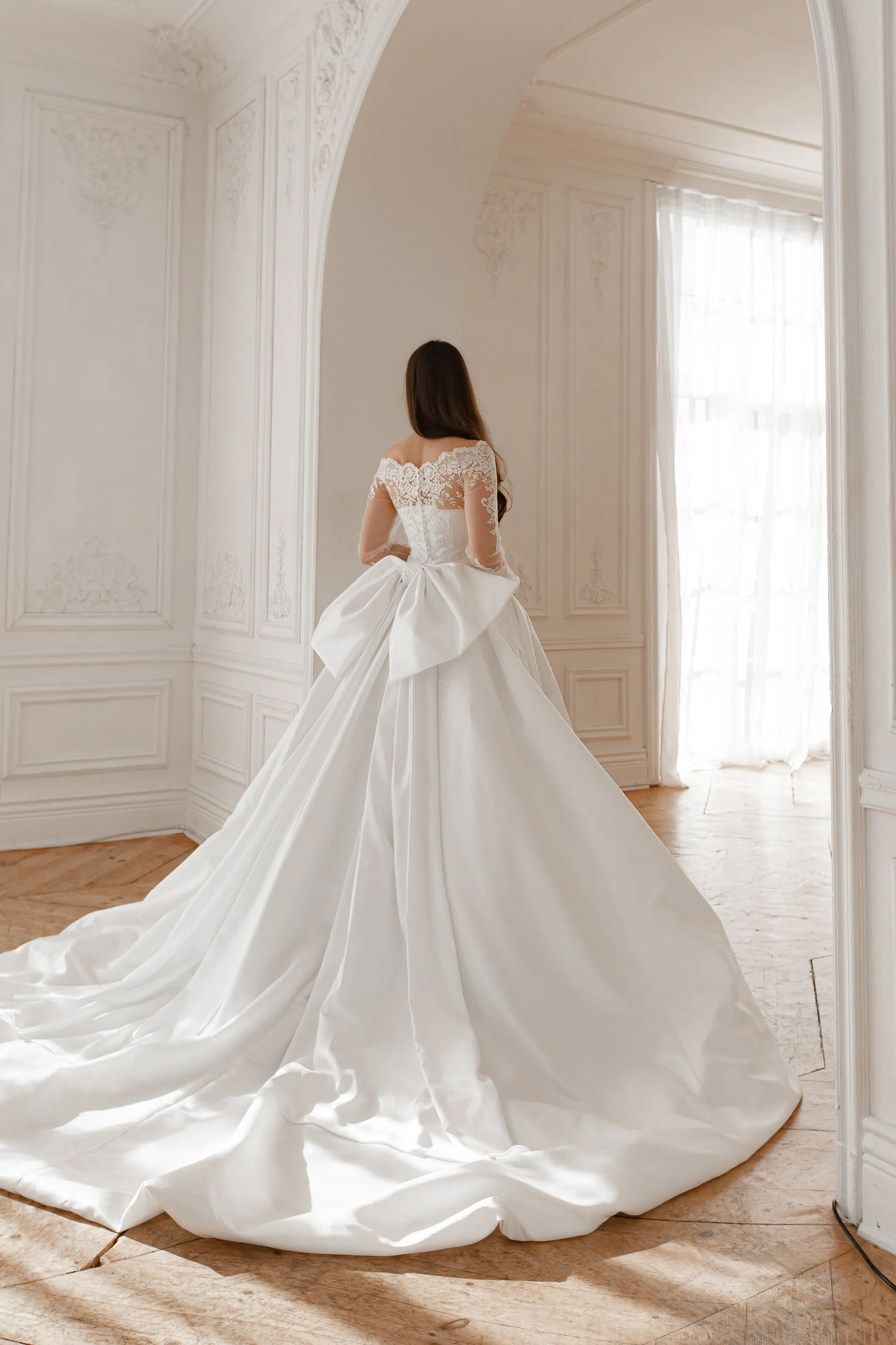 Extra Convertible Wedding Dress Steltella (Basic dress + bolero + bow + detachable skirt) sold by Olivia Bottega product image thumbnail 3