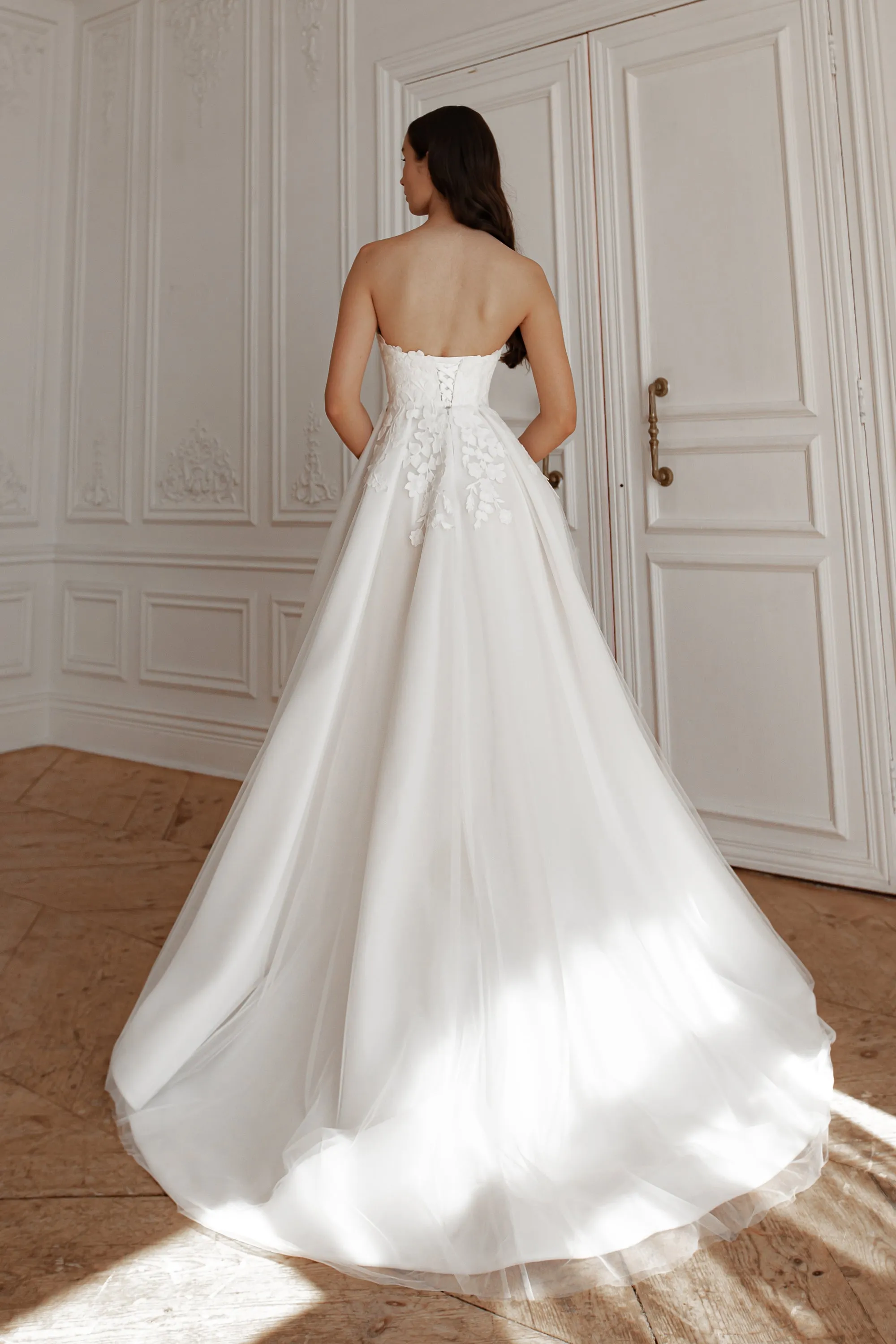 Wedding Dress Lillian with Detachable Train sold by Olivia Bottega product image thumbnail 3