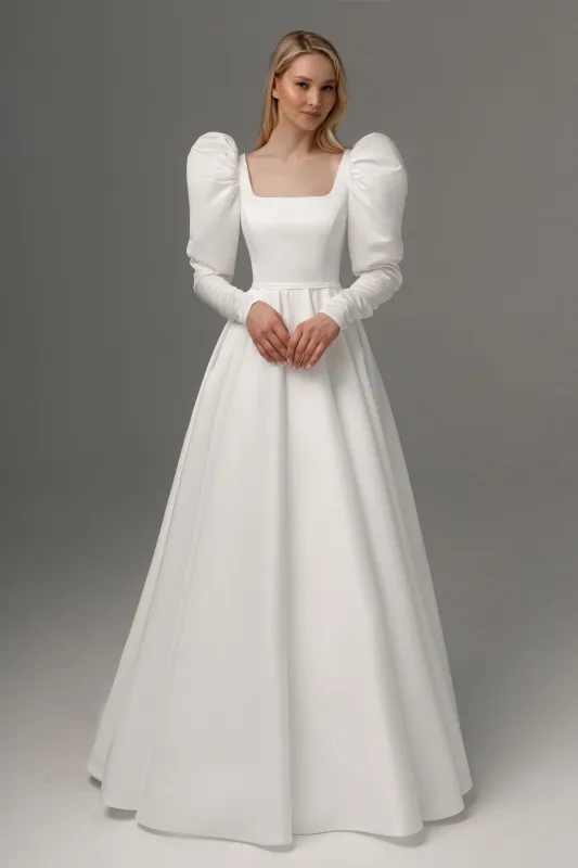 Wedding Dress Donoma with Long Sleeves made by Olivia Bottega