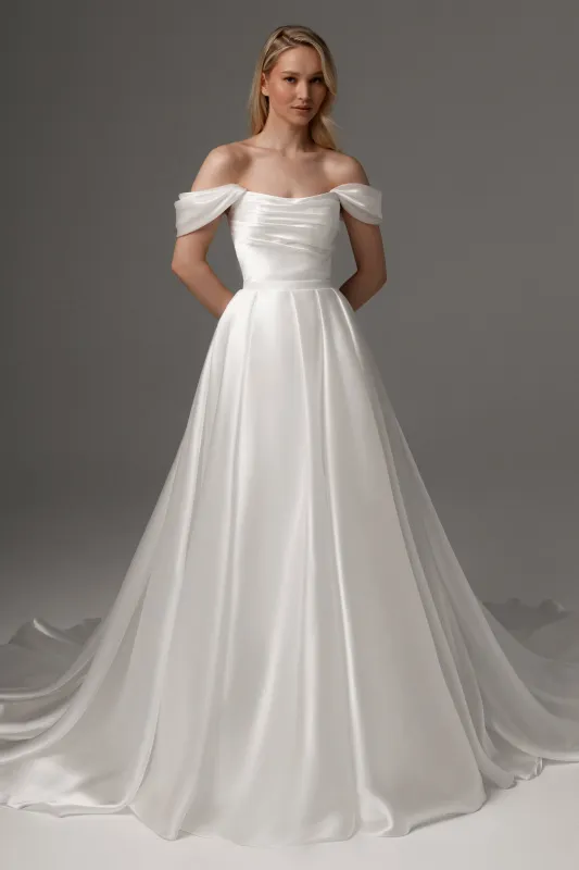 2 in 1 Wedding Dress Dakota With Detachable Fiorelia Skirt sold by Olivia Bottega